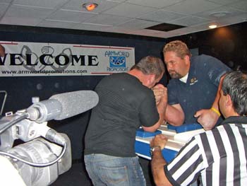ArmWrestling_B.Day.Bash_091