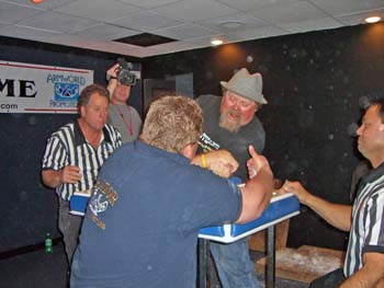 ArmWrestling_B.Day.Bash_100