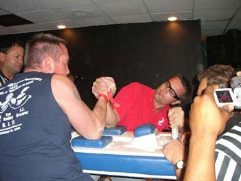 ArmWrestling_B.Day.Bash_135